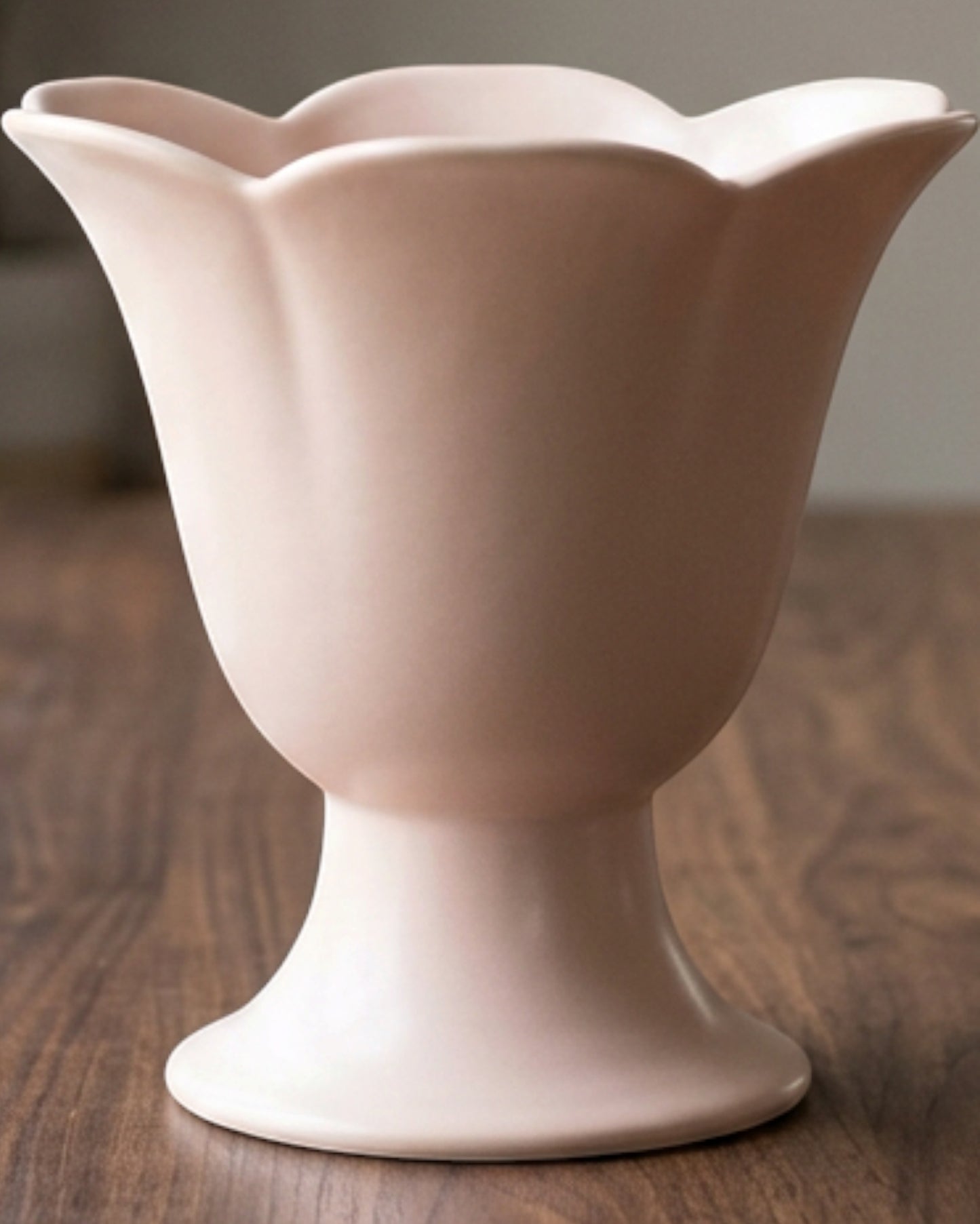 Tviva Petal-Rim Pedestal Ceramic Vase 17 x 25 cm Blush - Lifestyle view